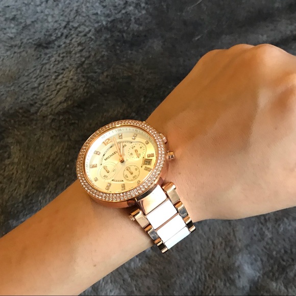 Michel Kors Watch - Picture 4 of 5